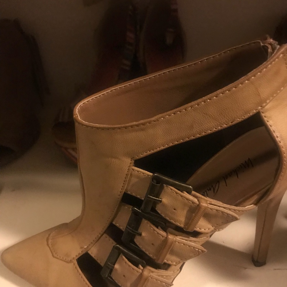 Fun pointy shoes!
